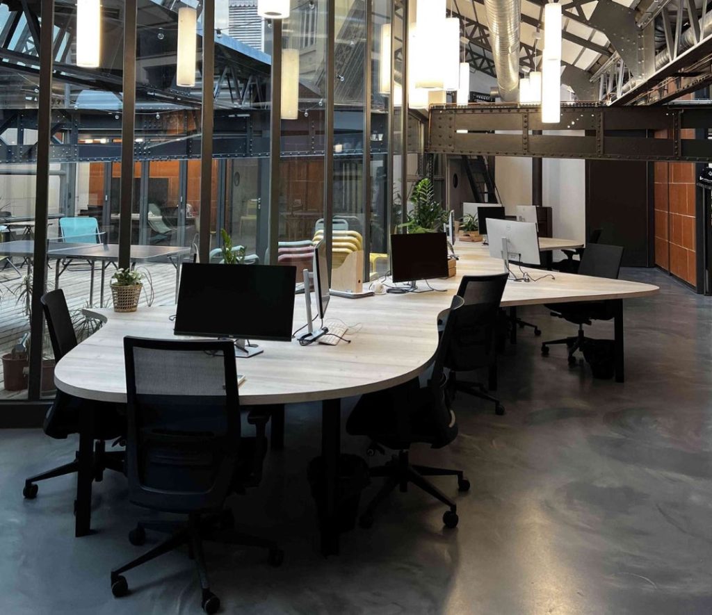 optimisez votre espace professionnel avec lucas paris : solutions sur mesure pour aménager et maximiser votre environnement de travail.